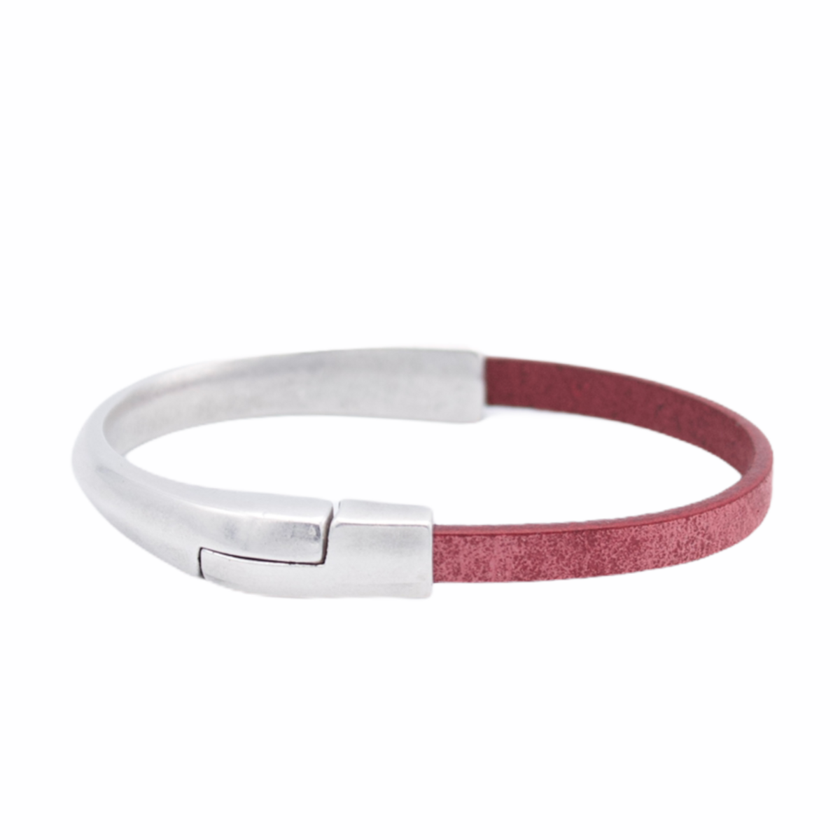 AMACAYACÚ (silver) leather bracelet with magnetic closure