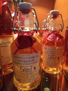 Zeer oude Marc de Bourogogne AOC 45° Ambachtelijke distilleerderij van Ladoix 5 cl