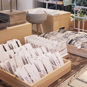 Display morse code armbanden hout