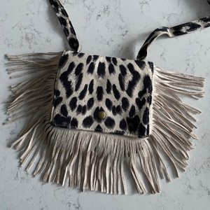 Boho-Fransentasche mit Zebra-Print