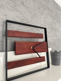 Moderne vægur ædle træ Padauk