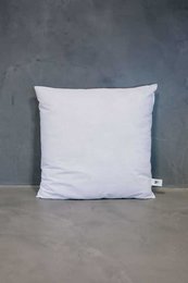 A square white cushion pad measuring 50x50 cm, suitable for indoor or outdoor use.