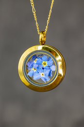 Vergeet-mij-niet-medaillon - glazen hanger echte bloemen 925 sterling vergulde ketting - K925-70