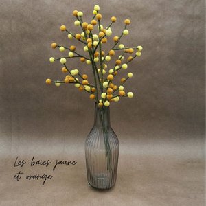 Set mit 3 gelben und orangefarbenen Beerenzweigen aus Filz – New Heidi