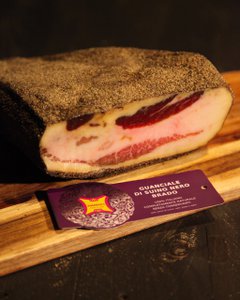 🇮🇹 Wilde umbrische schwarze Schweinebacke – gewürztes, handwerklich gepökeltes Fleisch