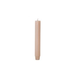  Set of 20 iced apricot-colored dinner candles, each measuring 2.6 x 18 cm.
