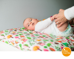 Changing mat with modern owl print in pink color. Made of soft, durable material. Suitable for babies and toddlers. Available in two sizes: 85x75cm and 50x70cm.