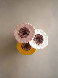  Bouquet of 3 sunflower dried flowers, featuring vibrant yellow and white petals in a natural, rustic arrangement.