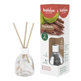 A 45ml aroma diffuser with a magnolia scent. The diffuser features a round, tall design and is made of glass. The product is suitable for use in home decor and aromatherapy.