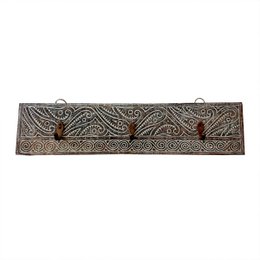Appendiabiti a 3 ganci in legno intagliato.