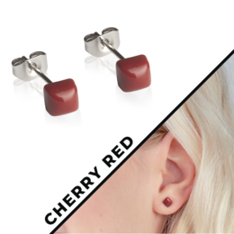 Små ørestikker i 20 farver • Genbrugsglas og rustfrit stål • 4 mm