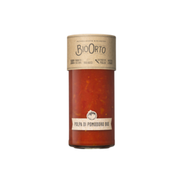 Organic tomato pulp in a 580 ml glass jar, high in lycopene content, suitable for pasta sauces.