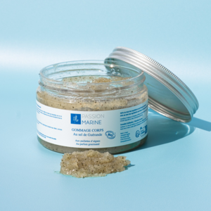 BODY SCRUB WITH GUERANDE SALT, SEAWEED AND ISLAND PERFUME 250ML