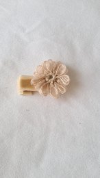 Blumenclips aus Wolle