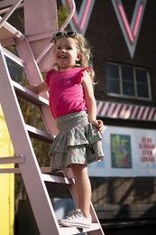 t-shirt ruffle bright pink