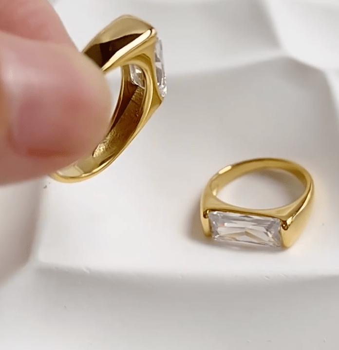 Aloysha - Baguette Diamond Ring