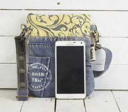 Sunsa kleine Nachhaltige Umhängetasche.  Damen Schultertasche aus recycelte Jeans & Canvas ( Segeltuch). Handtasche Vintage retro Stil. Crossbody Tasche für Frauen.