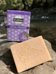 Organic goat milk and honey soap bar with lavender scent. Made with natural ingredients, this bar soap is gentle and moisturizing for the skin.