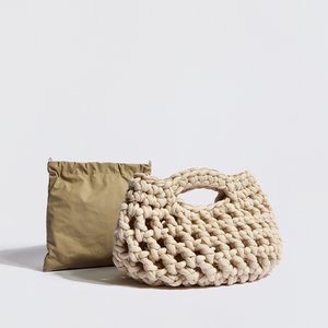 “Nadia is back!” crochet handbag with waterproof pouch crème