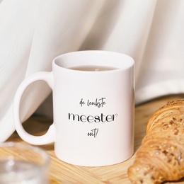  Boho-style mug with affirmation text "never stop dreaming" and floral print design. Ceramic material, suitable for hot beverages.