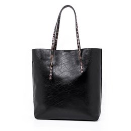 Melli Mello Leo Shopper