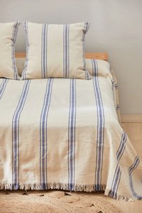 Bari-blaue Steppdecke mit gewebten Streifen