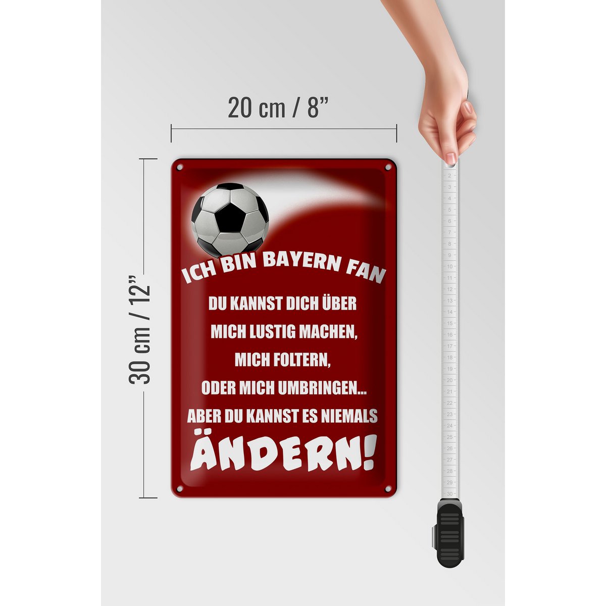Targa In Metallo Decorativa Bayern Fan 'Einfach Glücklich' 28x12 Cm. Lamiera Stampata Con Bordi Piegati E Fori. Perfetta Per Garage, Hobby Room O Regalo.