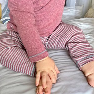 OrganicEra Bio-Baby-Leggings, Bordeaux – Grau gestreift