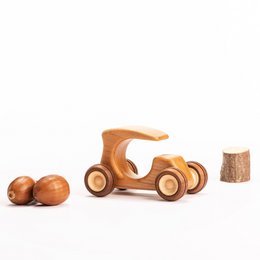 Automobile di legno di pietra focaia