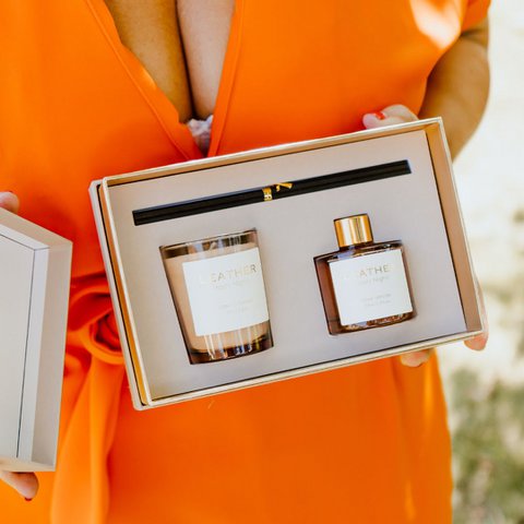 Frostige Nächte Ledergefühl Geschenkpack: Duft Kerze und Duftstöcke