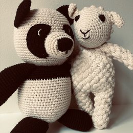 Cordero Luna-Leena Dolly cuddle off white - algodón orgánico - 0+ - hecho a mano en Nepal