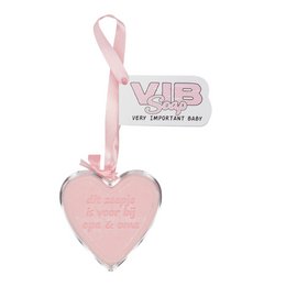 Pink heart-shaped soap bar with text "voor bij opa en oma" (for grandpa and grandma). Suitable for gift-giving.