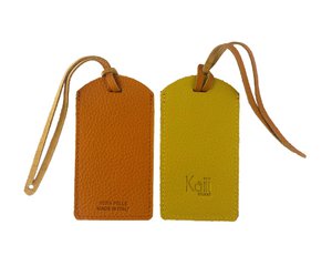 K0041LRB | Made in Italy two-tone luggage tag in genuine full-grain leather, grained dollar - Orange/Yellow - Dimensions: 6.5 x 12 cm - Packaging: rigid bottom/lid Gift Box