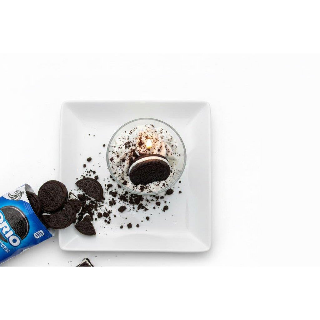LAVURI Nòrio Dessert Candle CUP, cookie vanilla scent, black/white colored, handmade bio vegan soy wax - Duftkerze