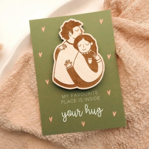 Wooden magnet couple hug - fridge magnet Hug