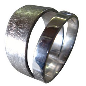 R 644 massief zilveren ring, ijsmat / glanzend