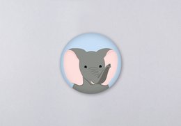  Magnet Gitte Elephant, a cute gray elephant-shaped magnet with a pink heart-shaped nose, perfect for decorating refrigerators or other magnetic surfaces.