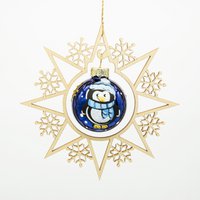Holzstern mit Weihnachtskugel Pinguin
