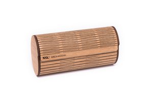 Krea-Wood wooden handmade glasses case with magnet. Made by oak wood, natural colour