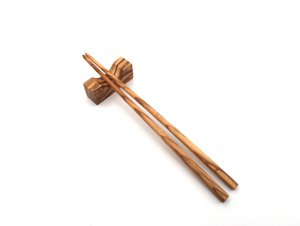 Sushi Essstäbchen Länge 23 cm inkl. Halter aus Olivenholz