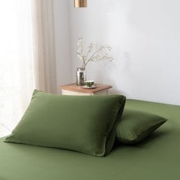 Soft, taupe-colored bamboo pillowcases in a 60x70 size, providing ultimate comfort.
