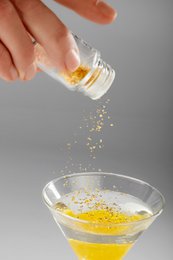 125 mg de poudre d'or comestible 23 carats, salière