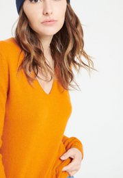 LILLY 2 Kürbisorangefarbener Kaschmirpullover mit V-Ausschnitt