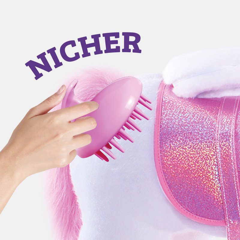 PonyCycle Spielzeugzubehör Futter- und Pflegeset – Pink und Blau, 5-teiliges Sortiment, Fellpflegebürste, Haustierbürste, Karotte, Aufkleber, Namensschild