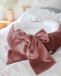 Samt-Babynest mit Schleife (7 Farben)