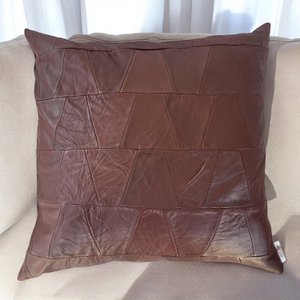 Kussenhoes van echt leer nr. 67 - Donkerbruin Bordeaux - Up-cycled - Handgemaakt - Handgemaakt