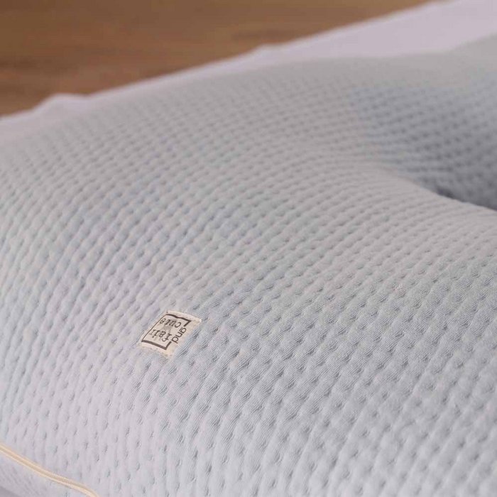 Zwangerschapskussen light blue - Soft Dots