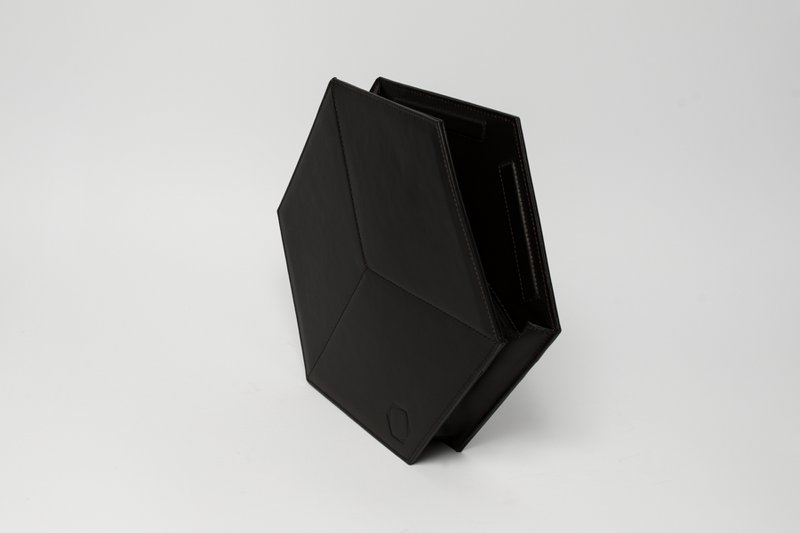 Esacubo piatto nero