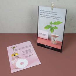  Countertop display easels for POS flyers, made of durable materials in multiple languages to showcase your products effectively.