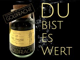 A 50g jar of 24 karat gold-infused tea from the Goldfreacht brand.